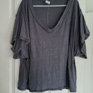 We The Free T Shirt Grey Size L lightly worn
